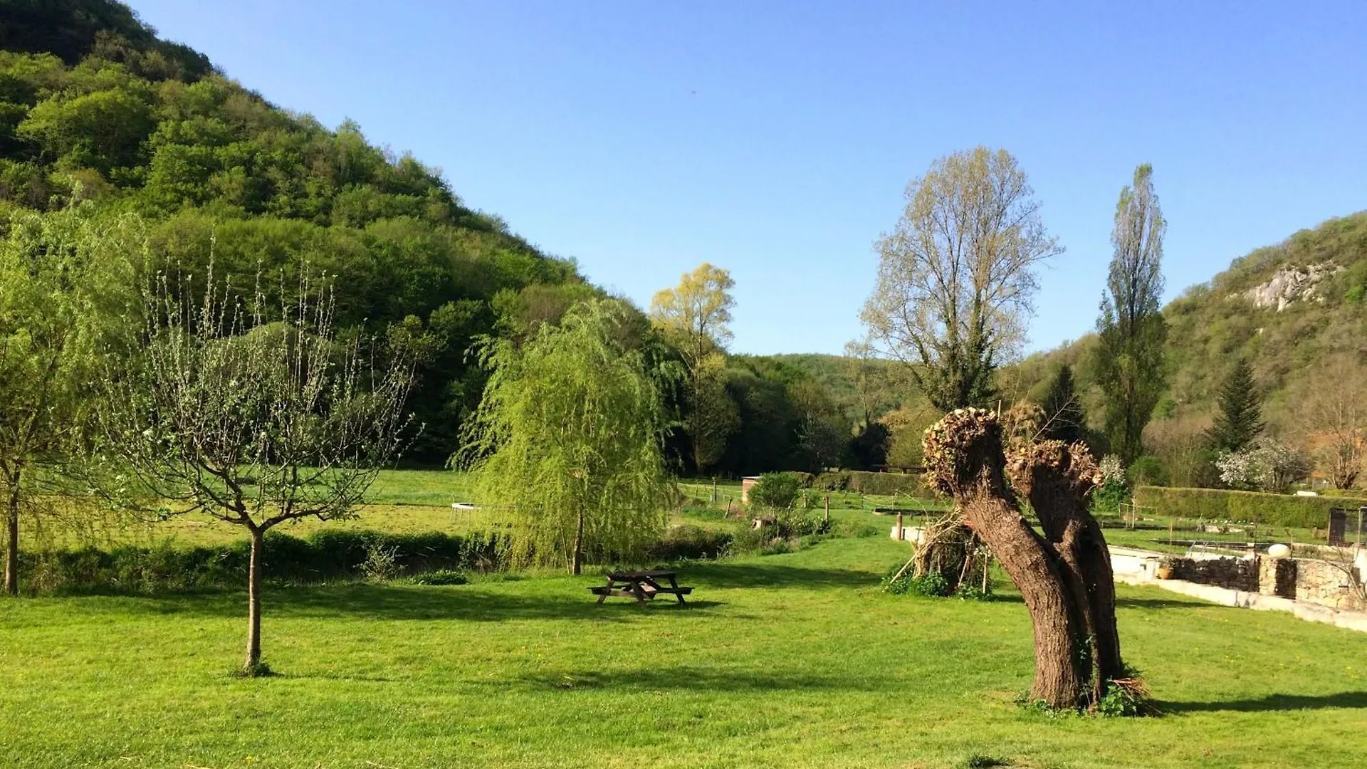 Les Pieds Dans L'Eau, Gite Le Blagour Lachapelle-Auzac Holiday home